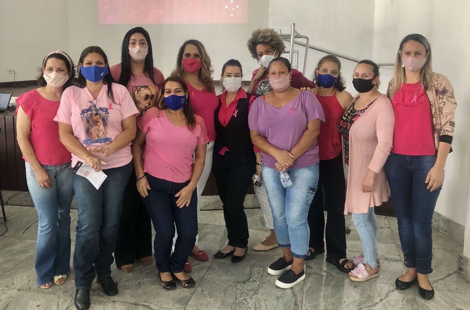 Colaboradoras do Cruzeiro participam de palestra de conscientização sobre o câncer de mama 