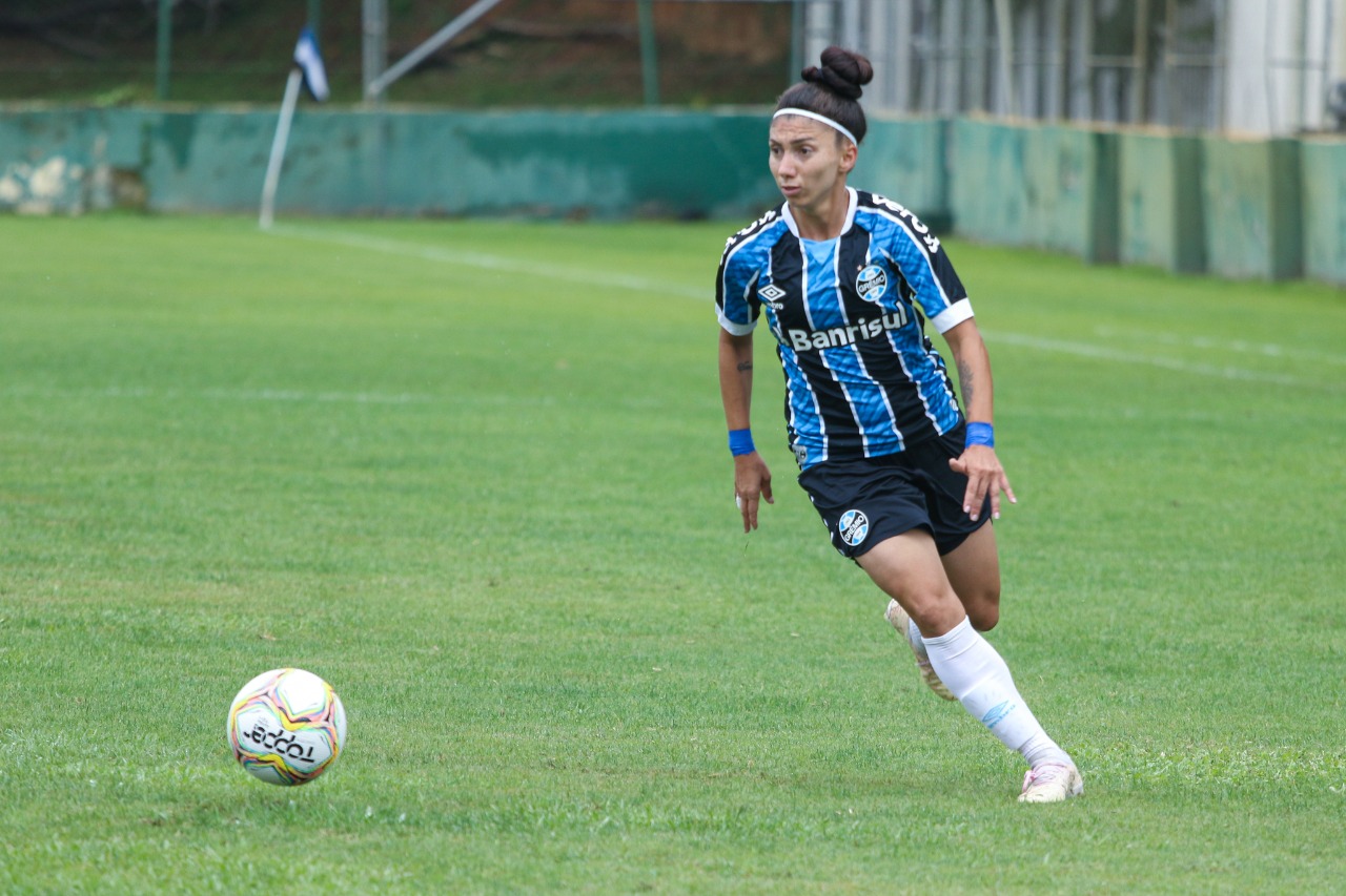 Lateral esquerda Rebeca é a mais nova contratação da equipe feminina do Cruzeiro