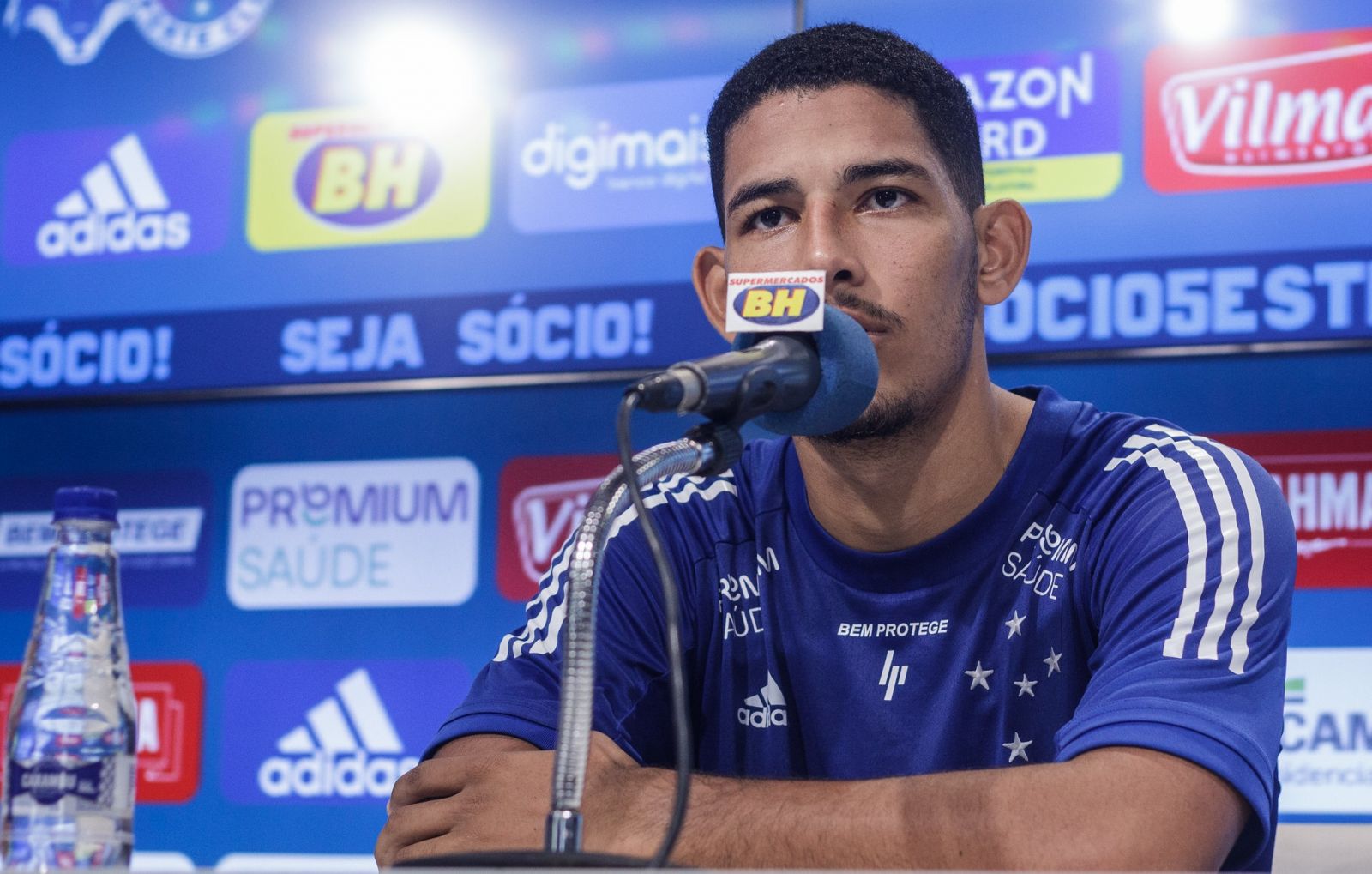 Cruzeiro renova com atacante Zé Eduardo por mais uma temporada