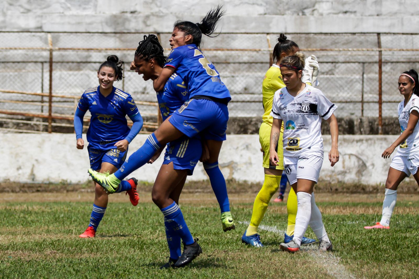 Cabulosas vencem mais uma vez por 2 a 1 e assumem a liderança do Campeonato Mineiro Feminino