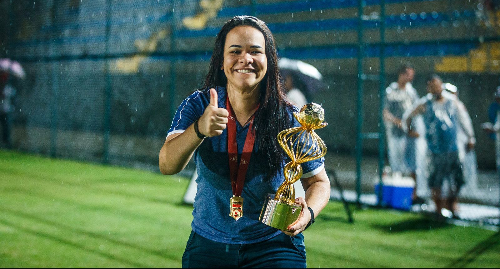 Coordenadora do time feminino cruzeirense, Bárbara Fonseca participa de palestra sobre gestão no futebol nesta quarta-feira