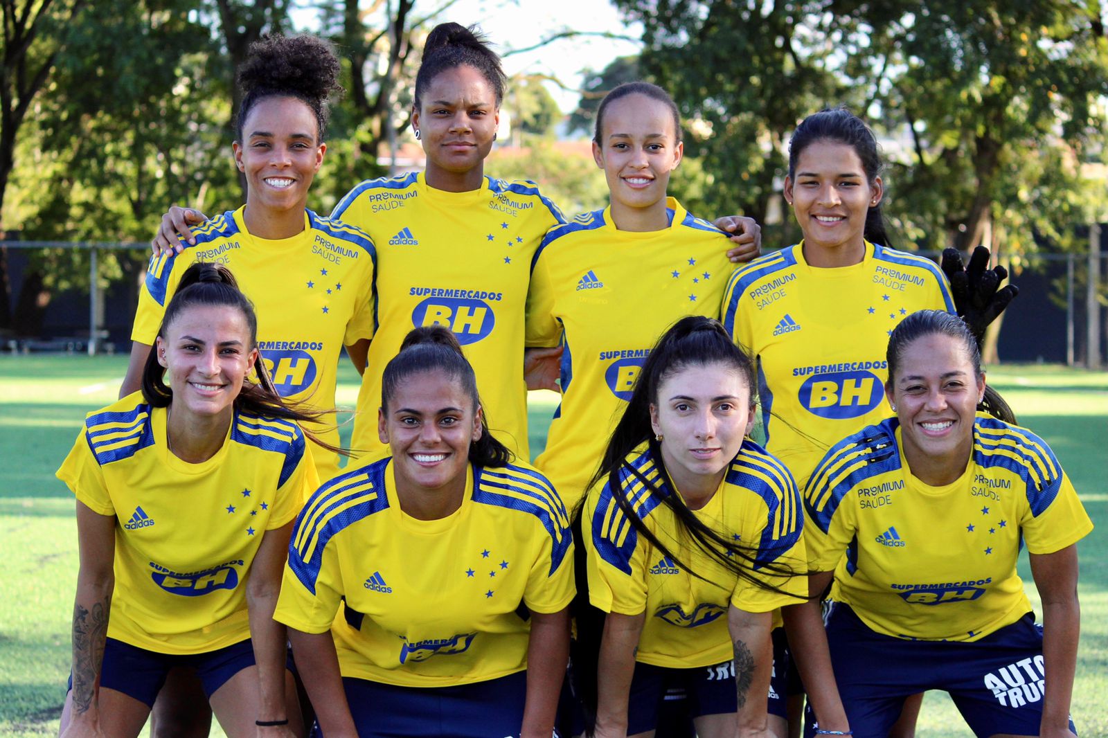 Cruzeiro feminino se apresenta para temporada 2022 na Toca da Raposa 1