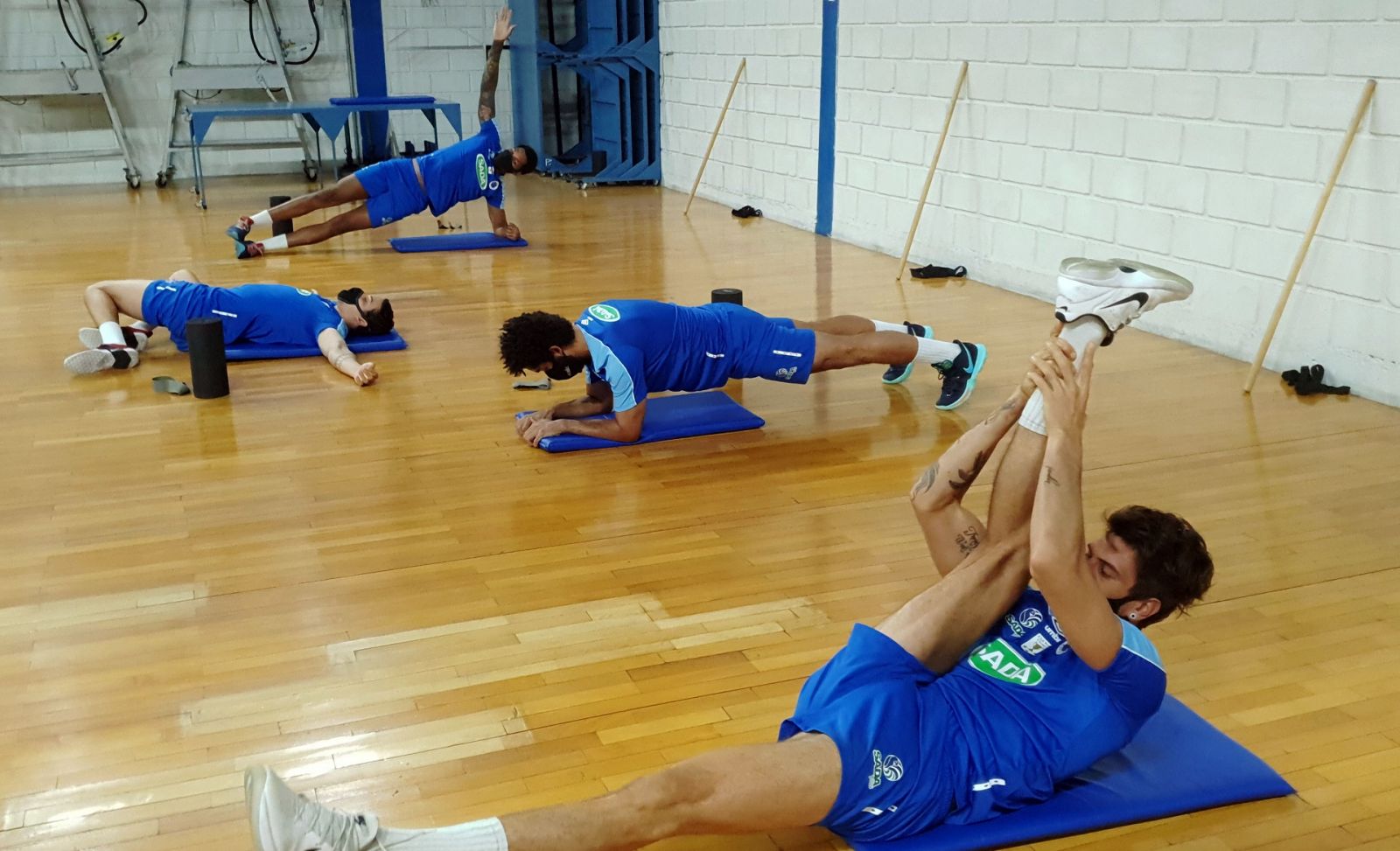Cercado de protocolos, elenco do Sada Cruzeiro se apresenta e inicia a pré-temporada em BH