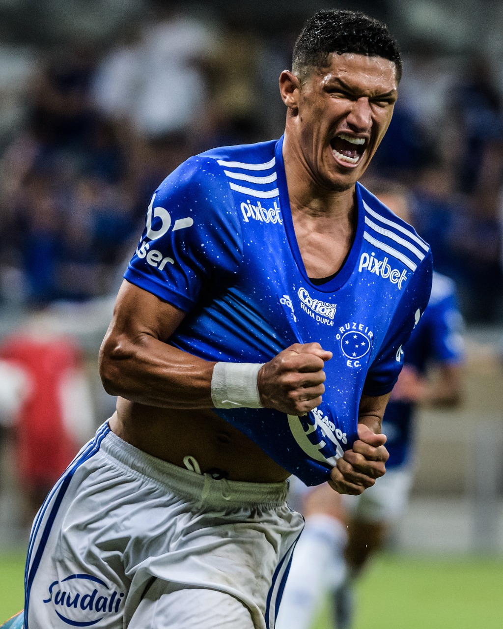 Cruzeiro vence o Londrina em casa, com apoio da Nação Azul