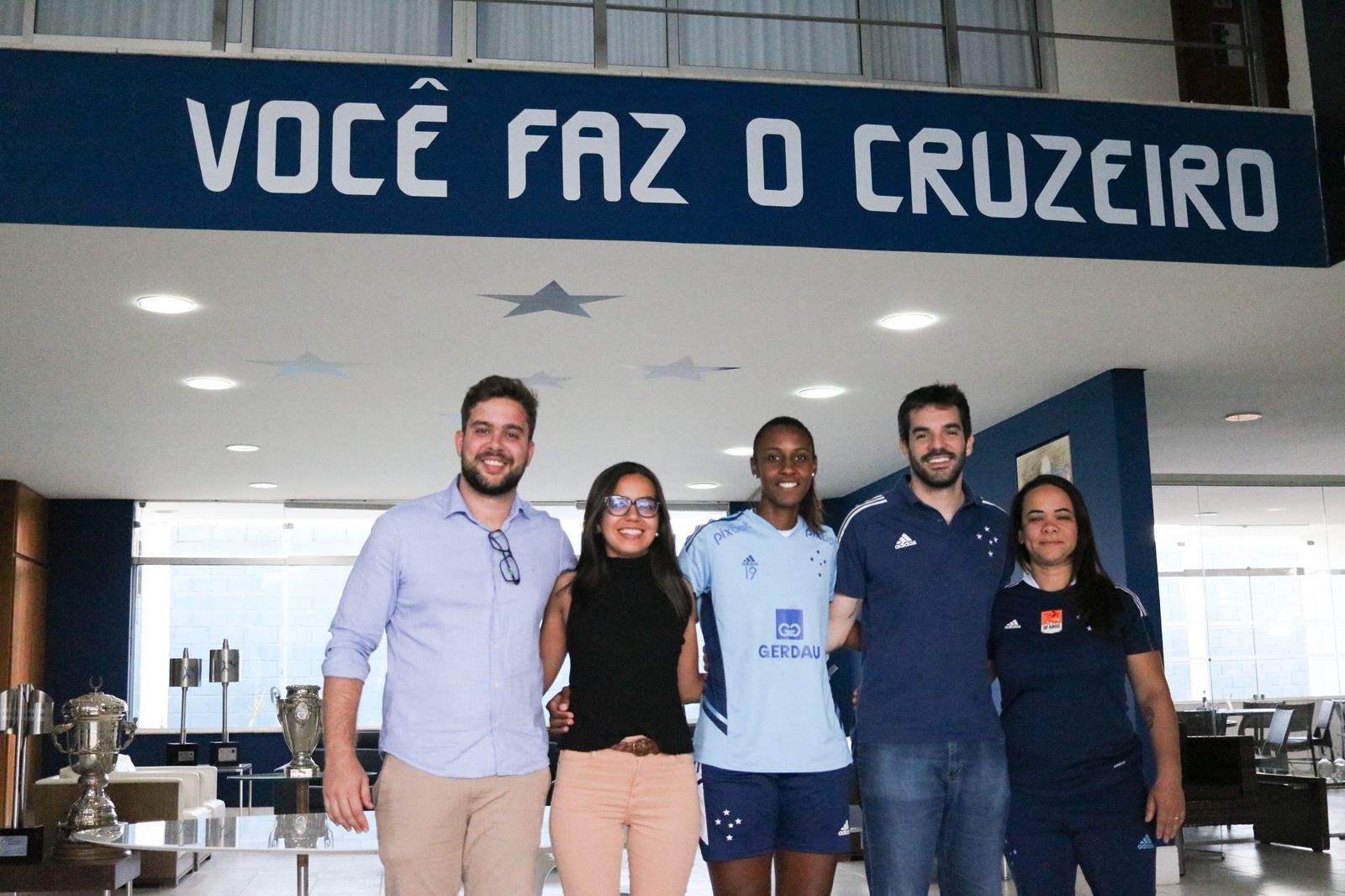 Inédito: Cruzeiro faz história com transferência internacional no futebol feminino